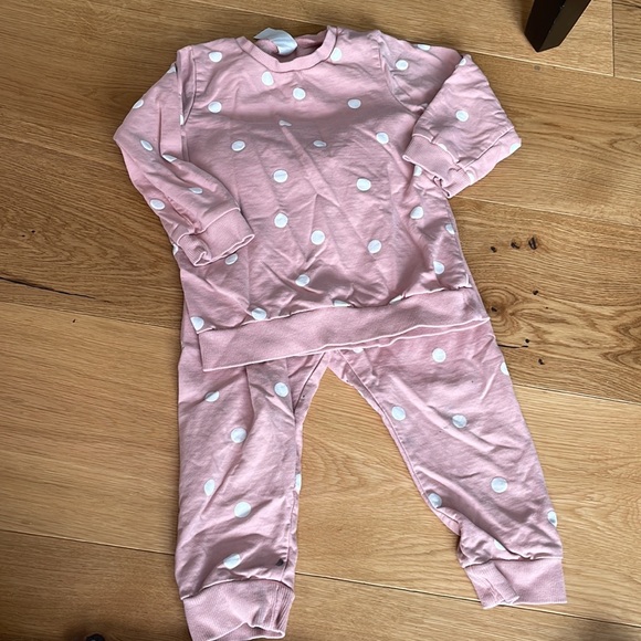 HandM sweatsuit - Picture 1 of 5